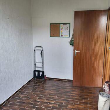 Garderobe Hauswirtschaftsraum - 