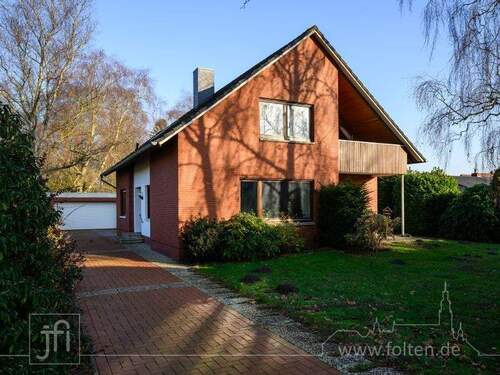 Aussenansicht Straßenseite - 8 Zimmer Einfamilienhaus zum Kaufen in Moormerland