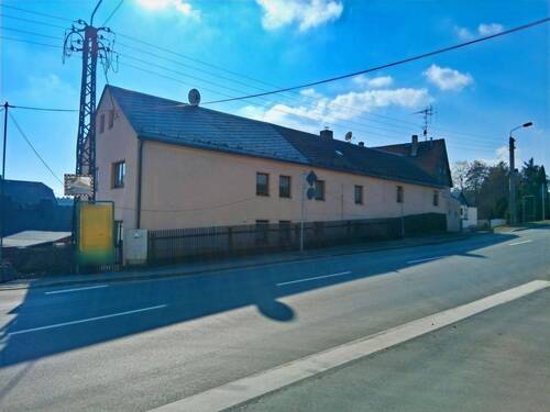Seitliche Sicht - 6 Zimmer Bauernhaus, Landhaus zum Kaufen in Syrau