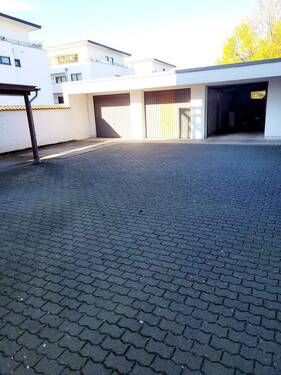 Hof/Garagen - 