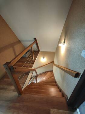 Treppe ins Obergeschoss - 