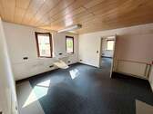 Hauptgebäude Gewerbe Büro 2 - 