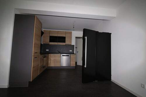 Küchenbereich mit angrenzendem HWR - 