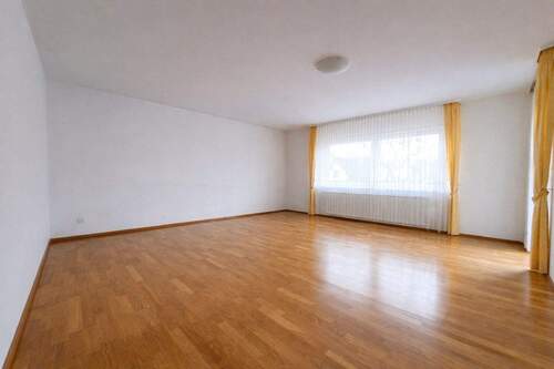 Wohnzimmer - 2 Zimmer Etagenwohnung zum Kaufen in Viernheim