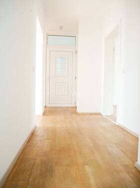  Flur - 3 Zimmer Etagenwohnung zum Kaufen in Ginsheim-Gustavsburg