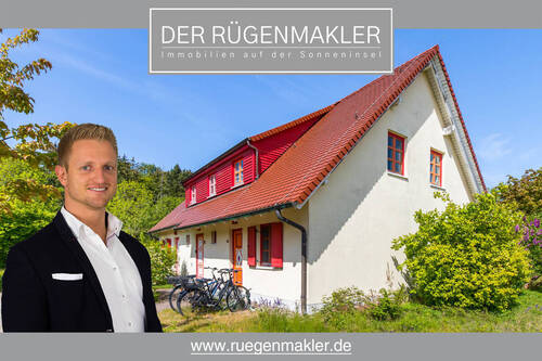 Herzlich willkommen - Nur ca. 400m bis zur Ostsee! Gemütliche Dachgeschosswohnung mit PKW-Stellplatz in Dranske-Bakenberg