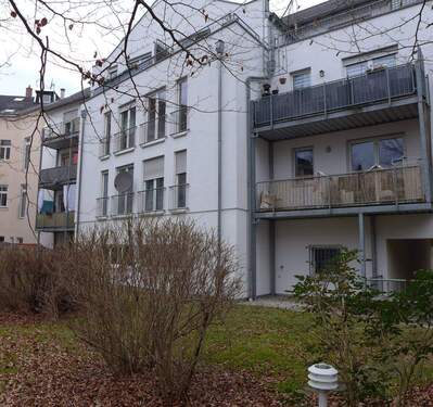 Wohn- und Geschäftsgebäude (Hinterseite) - 