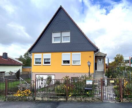 Ansicht - Klassisches Einfamilienhaus in Stadtrandlage von Eisenberg