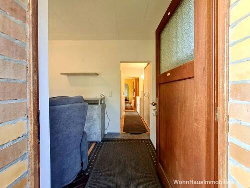 Kleinhaus in Massivbauweise - Hauseingangsbereich - 2 Zimmer Einfamilienhaus in Berlin