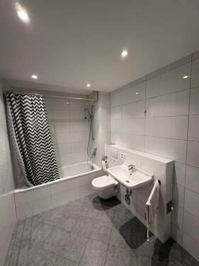 Modernes Badezimmer - 