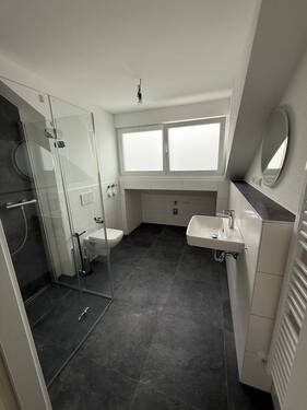 modernes u. barrierefreies Bad - 