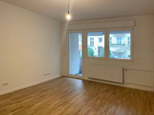 Zimmer 2 - 3 Zimmer Etagenwohnung zum Kaufen in Berlin