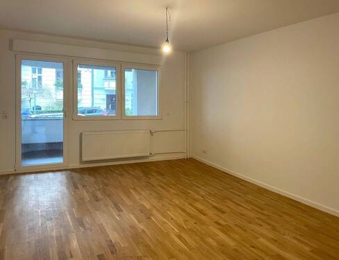Zimmer 2 - 3 Zimmer Etagenwohnung in Berlin