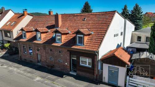 Haus Nr. 35a: Straßenansicht-Eingang - 