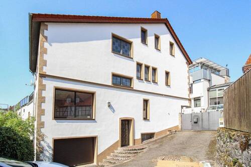 02 Einfahrt - 1 Zimmer Mehrfamilienhaus, Wohnhaus zum Kaufen in Brakel