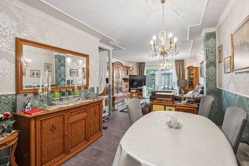 Wohnzimmer - 4 Zimmer Reihenmittelhaus zum Kaufen in Schönefeld-Großziethen