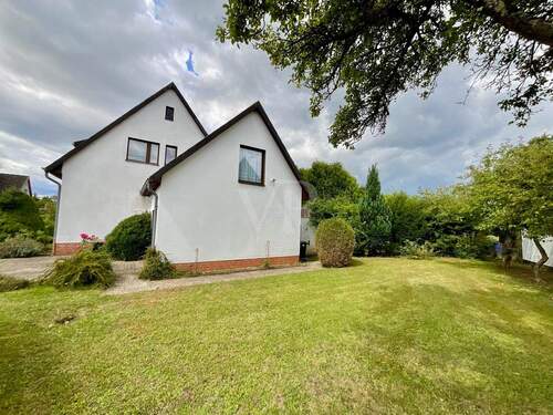 Hausansicht - 6 Zimmer Doppelhaushälfte in Laatzen