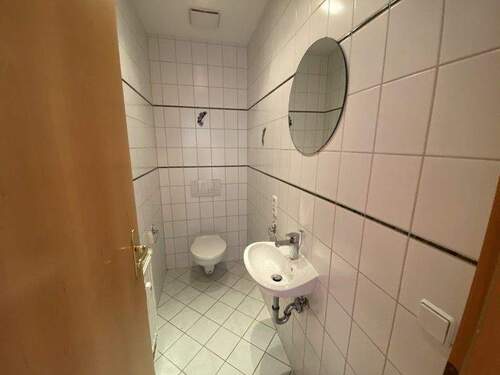 separates WC - Etagenwohnung mit 95,80 m² in Plauen zur Miete
