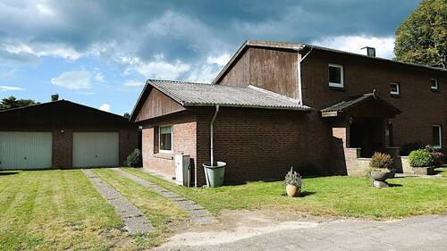 Hausfront - 5 Zimmer Doppelhaushälfte zum Kaufen in Lohe-Föhrden