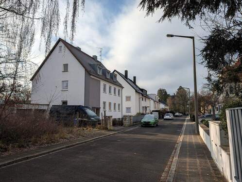 Blick in die Straße - Grundstück in Nürnberg