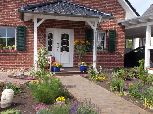 Hauseingangsseite - 5 Zimmer Einfamilienhaus zum Kaufen in Werder - Havel