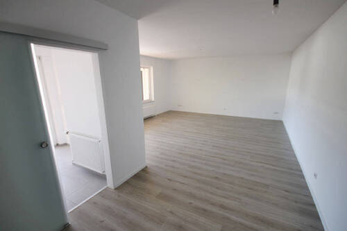 Wohn-/Esszimmer - 