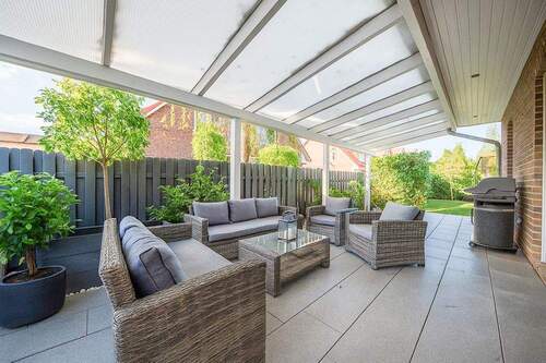 Terrasse-4_gestaged - 4 Zimmer Einfamilienhaus zum Kaufen in Uetersen