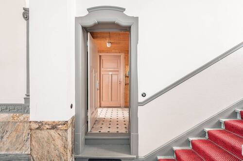 WE01 Eingang über Hausflur - 2 Zimmer Büro zum Kaufen in Berlin