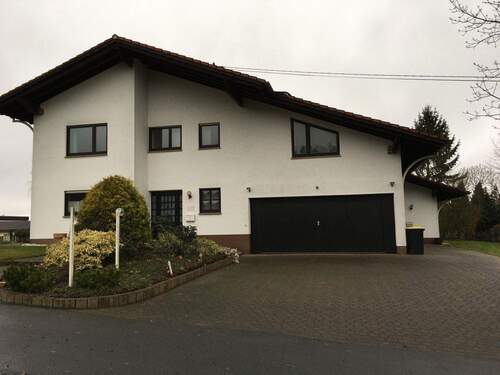 Frontansicht - Wohnhaus in besonderer Lage - 1.650,00&nbsp;EUR Kaltmiete, ca.&nbsp; 255,00&nbsp;m&sup2;&nbsp;Wohnfl&auml;che