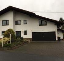 Wohnhaus in besonderer Lage - 1.650,00&nbsp;EUR Kaltmiete, ca.&nbsp; 255,00&nbsp;m&sup2;&nbsp;Wohnfl&auml;che in Ransbach-Baumbach (PLZ: 56235)