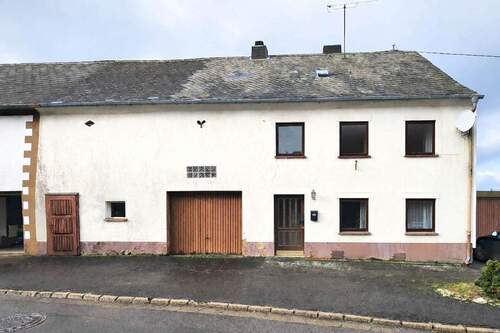 Strassenansicht - Sanierungs- & Entwicklungsobjekt mit Ausbaupotenzial in Damflos