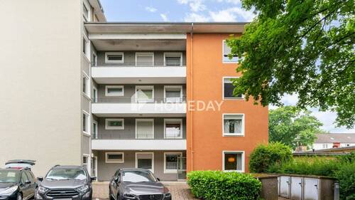 Außenansicht 1 - Charmante Erdgeschosswohnung mit Terrasse und direktem Zugang - ruhig, praktisch, mit Potenzial