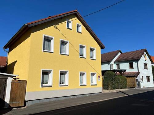Hausansicht - Charmantes Einfamilienhaus in zentraler Lage von Hildburghausen