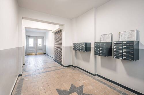 Durchgang VH - 2 Zimmer Etagenwohnung zum Kaufen in Berlin