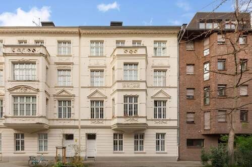 Hausansicht - Sanierter Altbau in Bestlage - Stilvolles Wohnen mit hohen Decken in Unterbilk