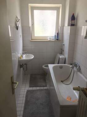 Bad.JPG - 3 Zi- Wohnung - 400,00&nbsp;EUR Kaltmiete, ca.&nbsp; 66,00&nbsp;m&sup2;&nbsp;Wohnfl&auml;che
