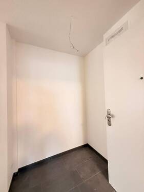 Eingangsbereich - 2 Zimmer Etagenwohnung zur Miete in Nürnberg