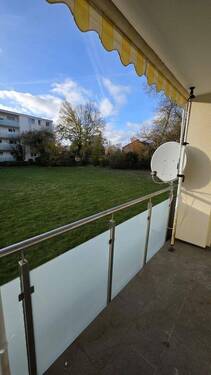 Bild 1 - Sanierungsbedürftige 2-Zimmerwohnung mit Balkon im Erdgeschoss, Provisionsfrei!