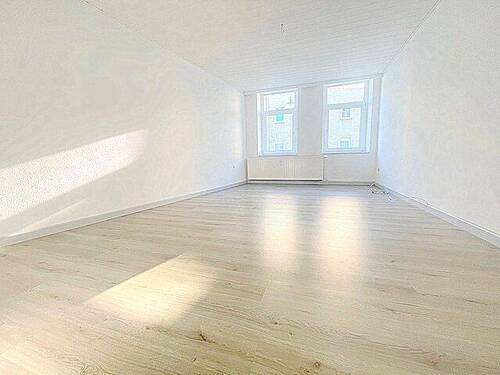 1 AnKaSa Immobilien GmbH_Maklerempfehlung Leipzig_ - 4 Zi. Wohnung*Tageslichtbad mit Dusche & Eckbadewanne* Gartennutzung*Stellplatz mgl.*