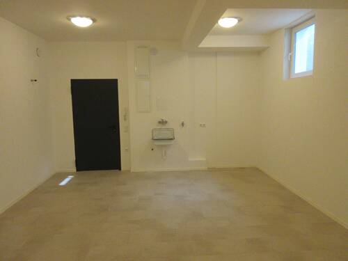 Hobbyraum 02 Bild 03.JPG - Zur Vermietung steht ein Hobbyraum, Gewerbekeller, Lager, Archiv (H2)