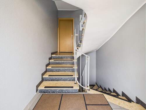 Treppenhaus - 9 Zimmer Mehrfamilienhaus, Wohnhaus in Bielefeld