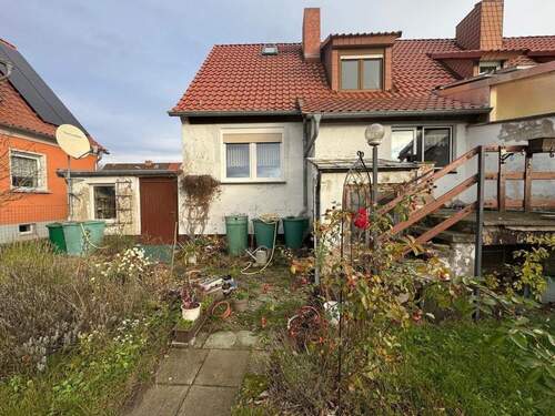 Hausansicht aus dem Garten - 3 Zimmer Reihenendhaus zum Kaufen in Kölleda