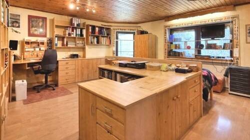 Arbeits-/Schlafzimmer - 