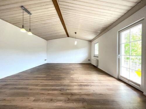 EG Wohnen - 3 Zimmer Einfamilienhaus in Pommelsbrunn