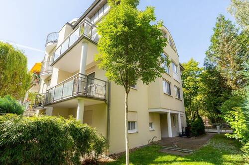 Wohnung im EG links mit Blick zur Terrasse - Bezugsfrei mit Terrasse, EBK, TG-Stellplatz. Tolles Single-Appartment im Neubau in Top-Lage.