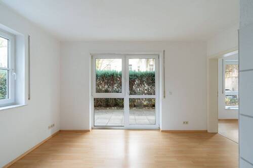 Wohnbereich mit Zugang zur Terrasse - 