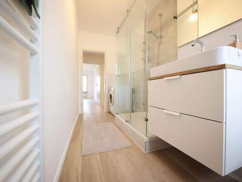 Tageslichtbad mit Dusche - 