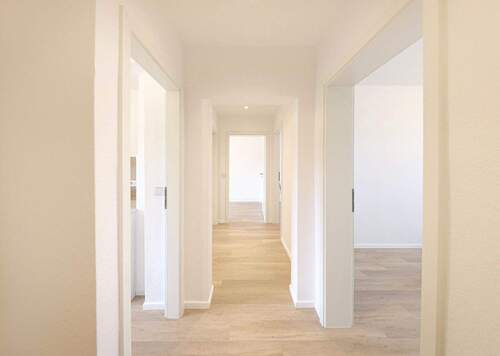 großzügiger Flur - 