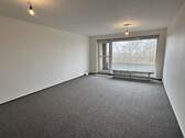 Wohnzimmer mit Blick nach draußen - Etagenwohnung mit 82,00 m&sup2; in Gelsenkirchen zum Kaufen