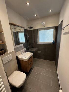 Duschbad mit Fenster - 